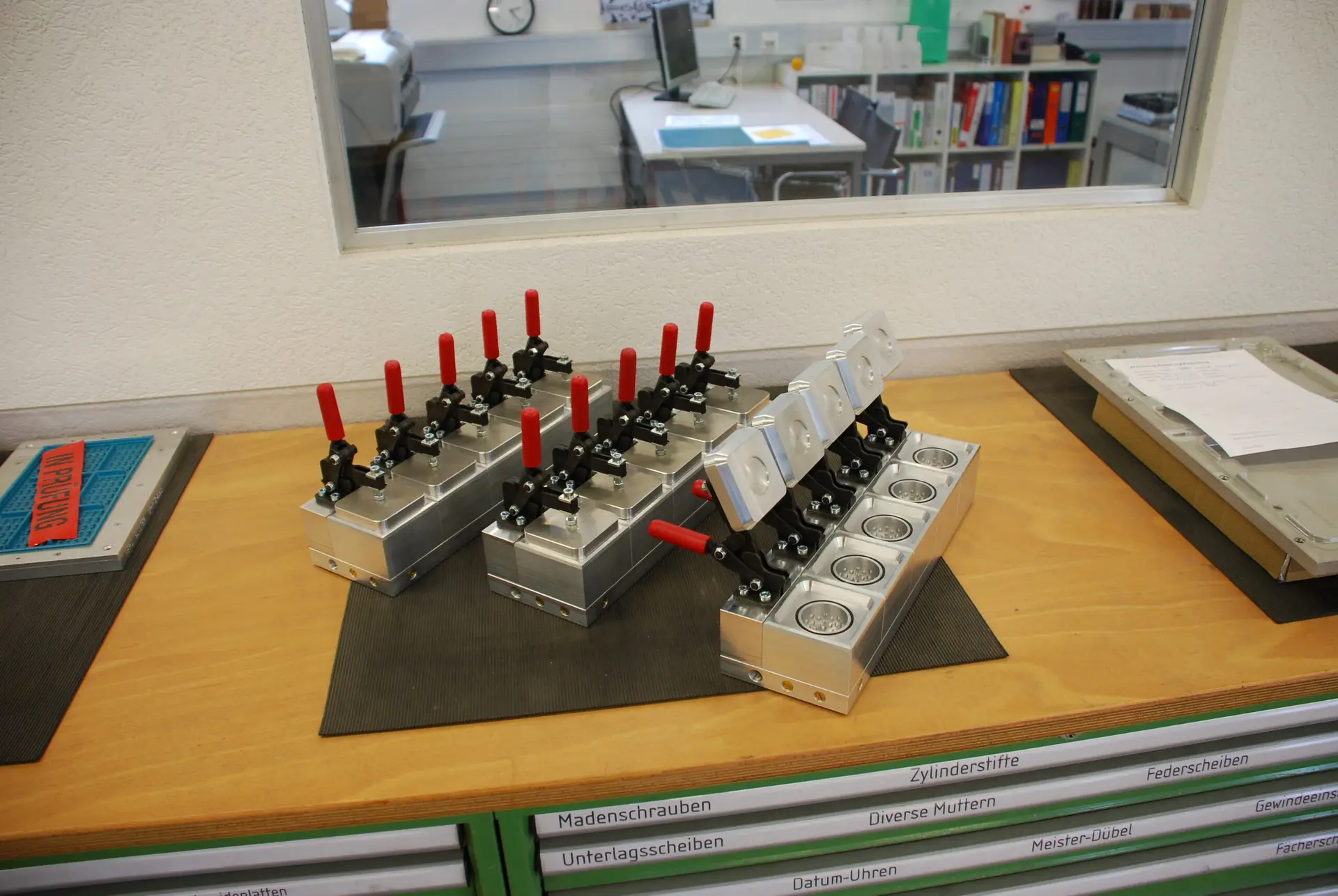 Aluminium-Schäumformen mit Handspannern